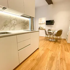 https://la-ripa-camere-vernazza-stradivari-luxury-apartment.hotelitalianriviera.com