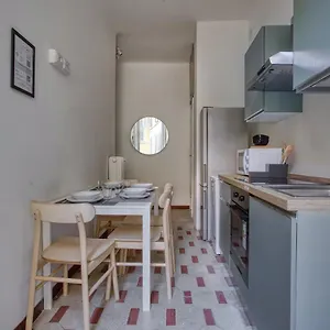 https://altido-chic-flat-in-the-heart-of.it-lombardy.com